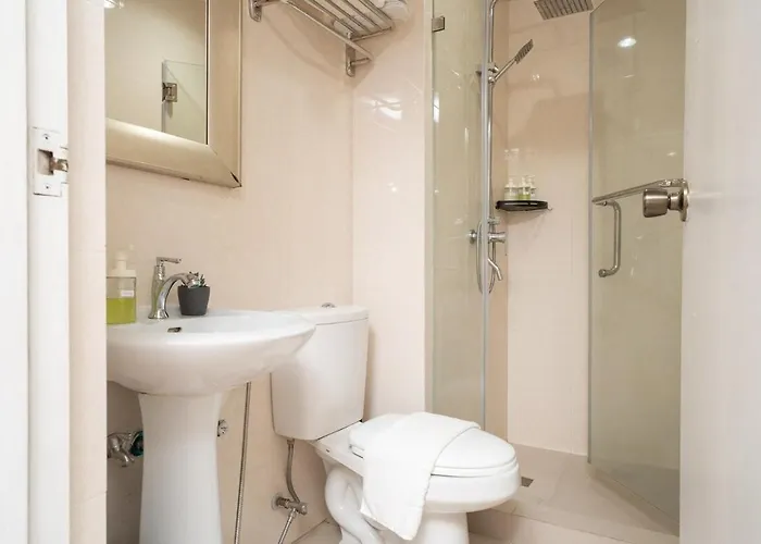 Apartment Penthouse In Greenbelt - Park View & Pool Manila